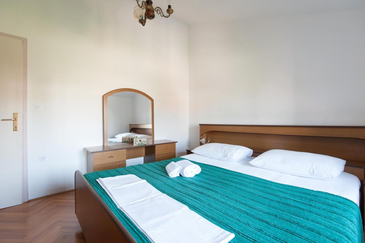 Apartments By The Sea Turanj, Biograd - 6445 ภายนอก รูปภาพ