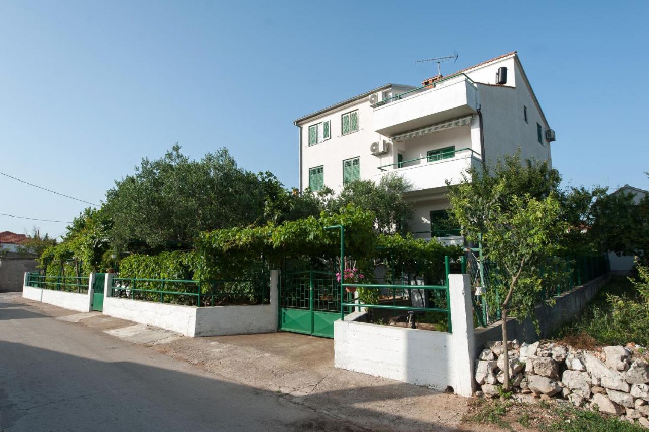 Apartments By The Sea Turanj, Biograd - 6445 ภายนอก รูปภาพ