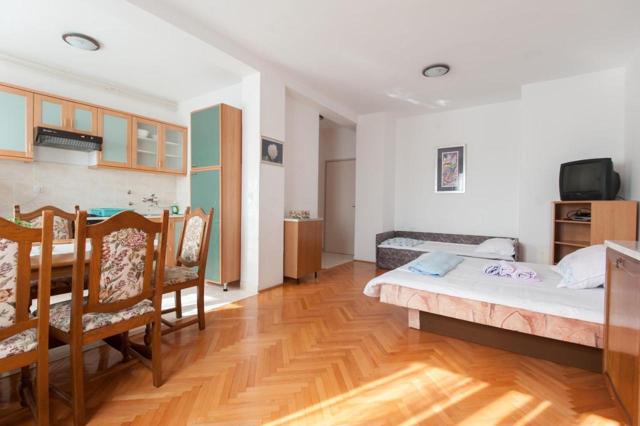 Apartments By The Sea Turanj, Biograd - 6445 ภายนอก รูปภาพ